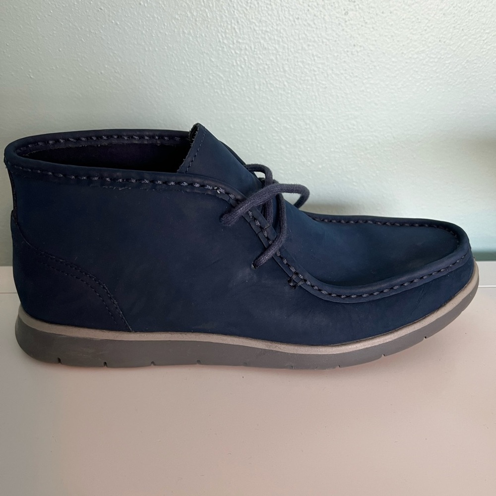 UGG Blue and Gray suede Chukka Boots